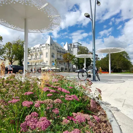 Bursztyn Bed & Breakfast