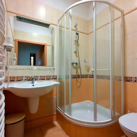 Bursztyn Bed & Breakfast