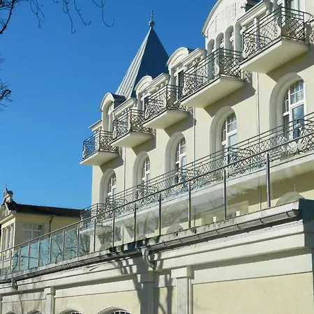 Bursztyn Bed & Breakfast 3*