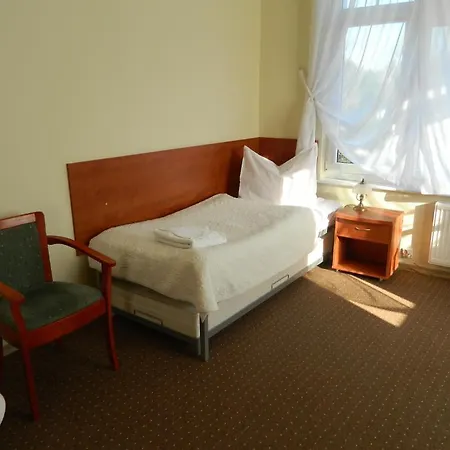 Bursztyn Bed & Breakfast 3*