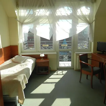 Bursztyn Bed & Breakfast 3*