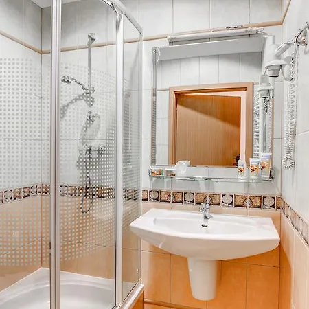 Bed & Breakfast Bursztyn 3*