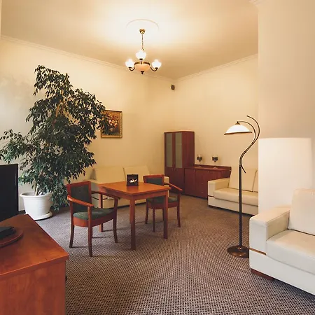 Bed & Breakfast Bursztyn 3*