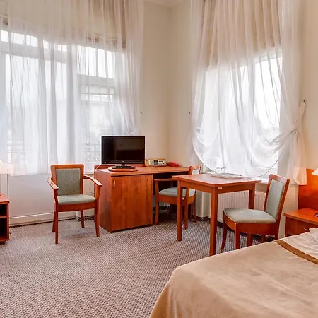 Bed & Breakfast Bursztyn 3*