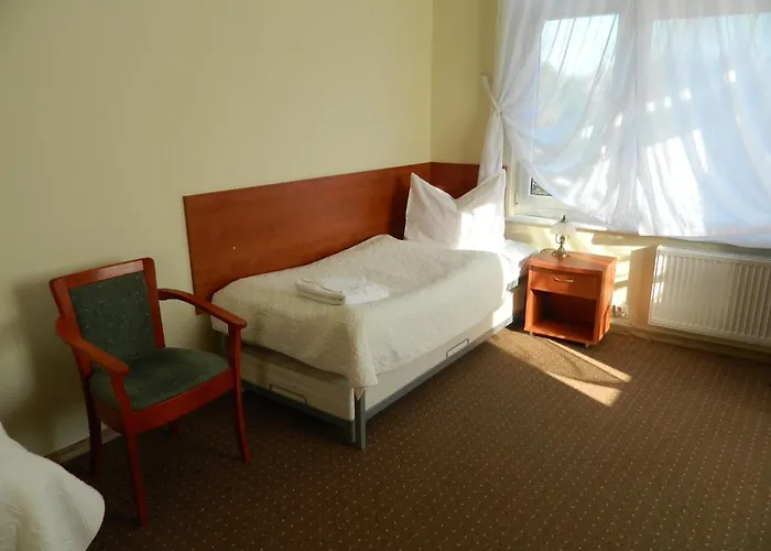 Bursztyn Bed and Breakfast 3*